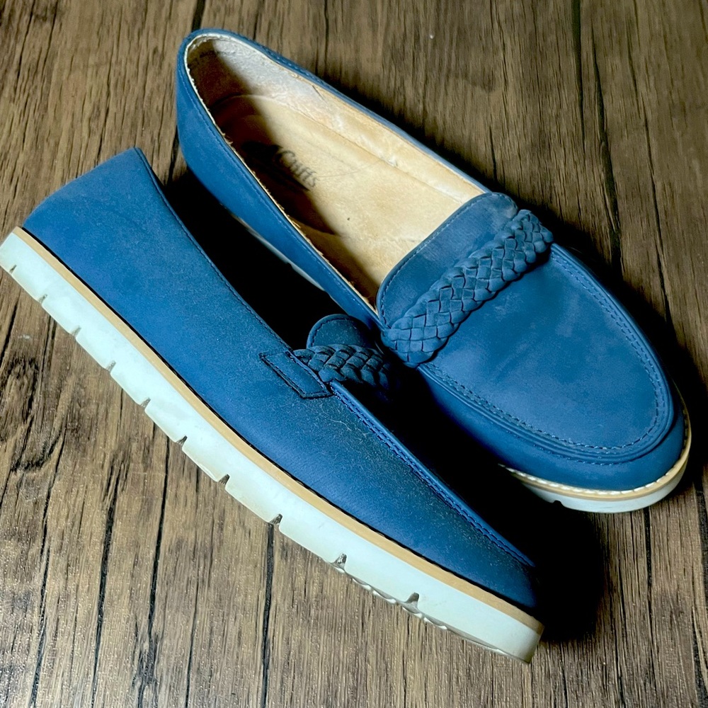 Blue leather womens loafers boat shoes size 9